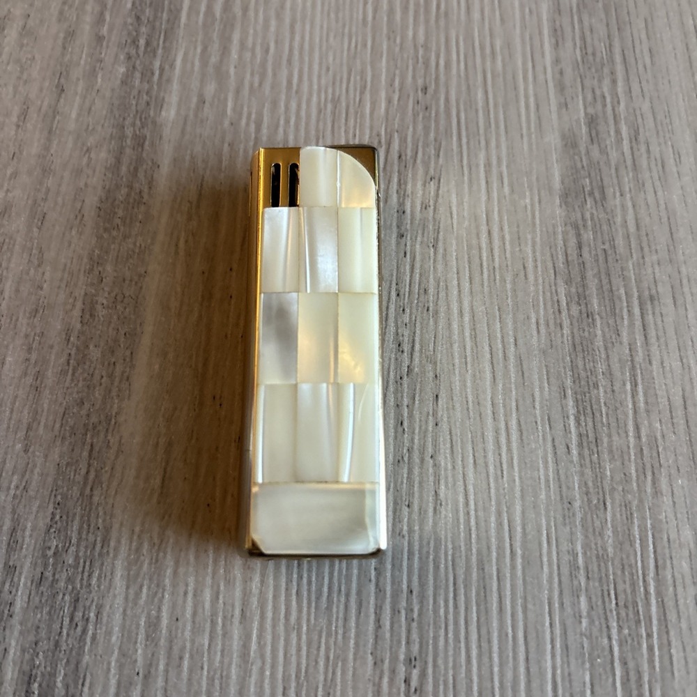 Vintage Crest Mother of Pearl Cigarette Lighter Goldtone White Gas Japan Rare
